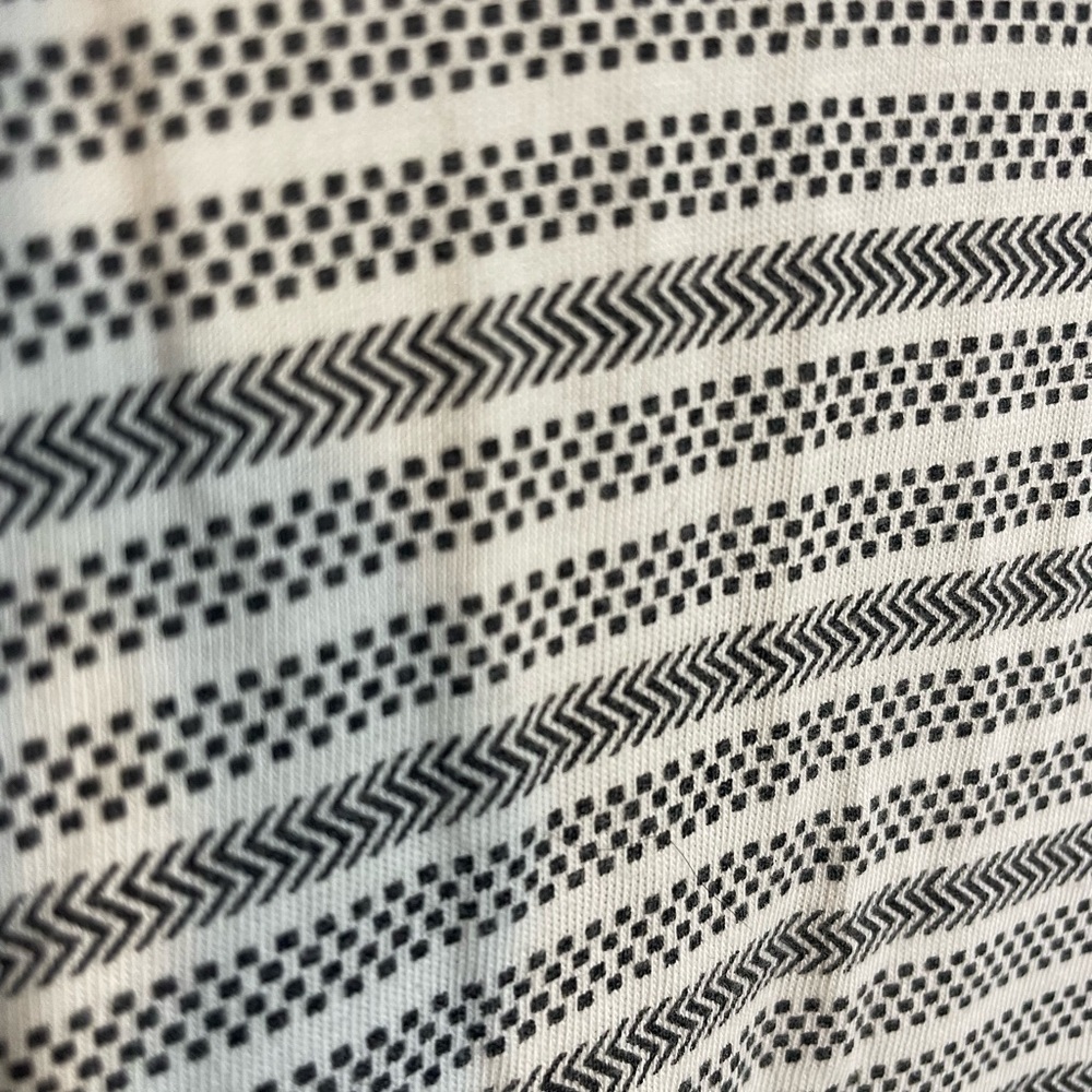 90s Pattern Tee - Picture 4 of 5